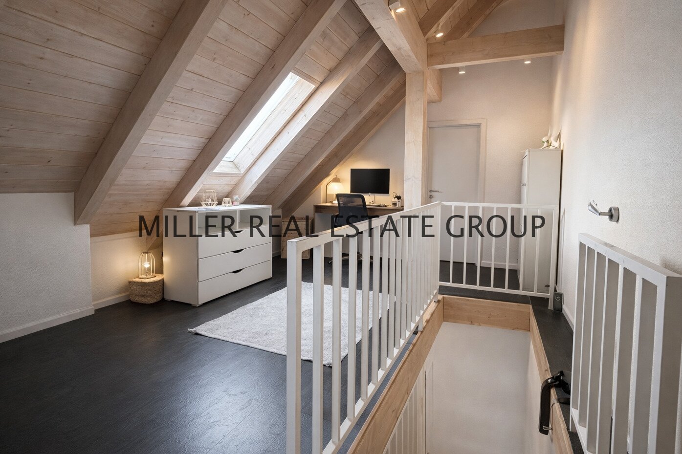 Großzügige 5-Zimmer-Maisonette-Wohnung mit Balkon und zwei Stellplätzen in gefragter Lage von Kösching bei Ingolstadt