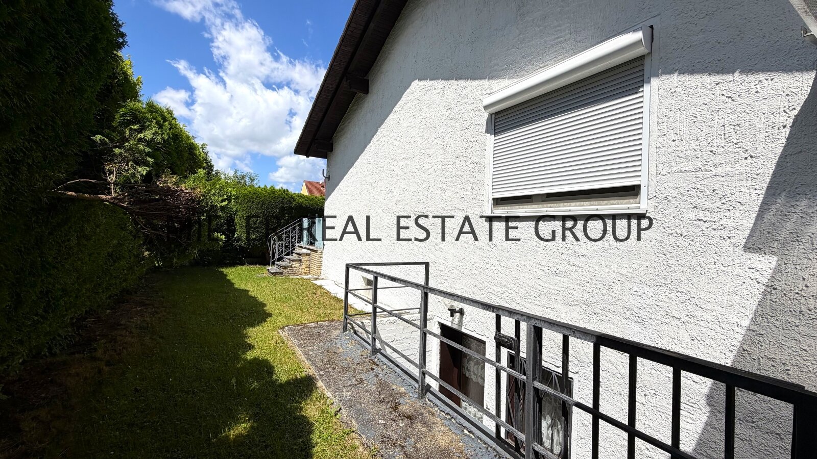Seltene Gelegenheit in Ingolstadt-Unterhaunstadt: Großzügiger Bungalow mit Vollkeller, Doppelgarage, Garten & Ausbaupotenzial!