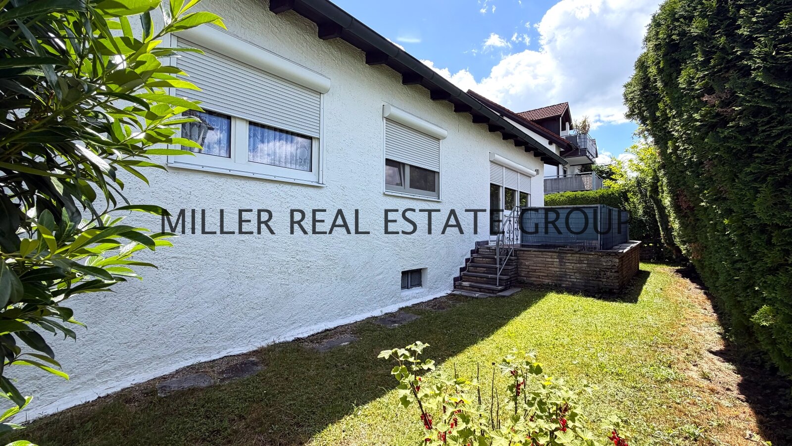 Seltene Gelegenheit in Ingolstadt-Unterhaunstadt: Großzügiger Bungalow mit Vollkeller, Doppelgarage, Garten & Ausbaupotenzial!