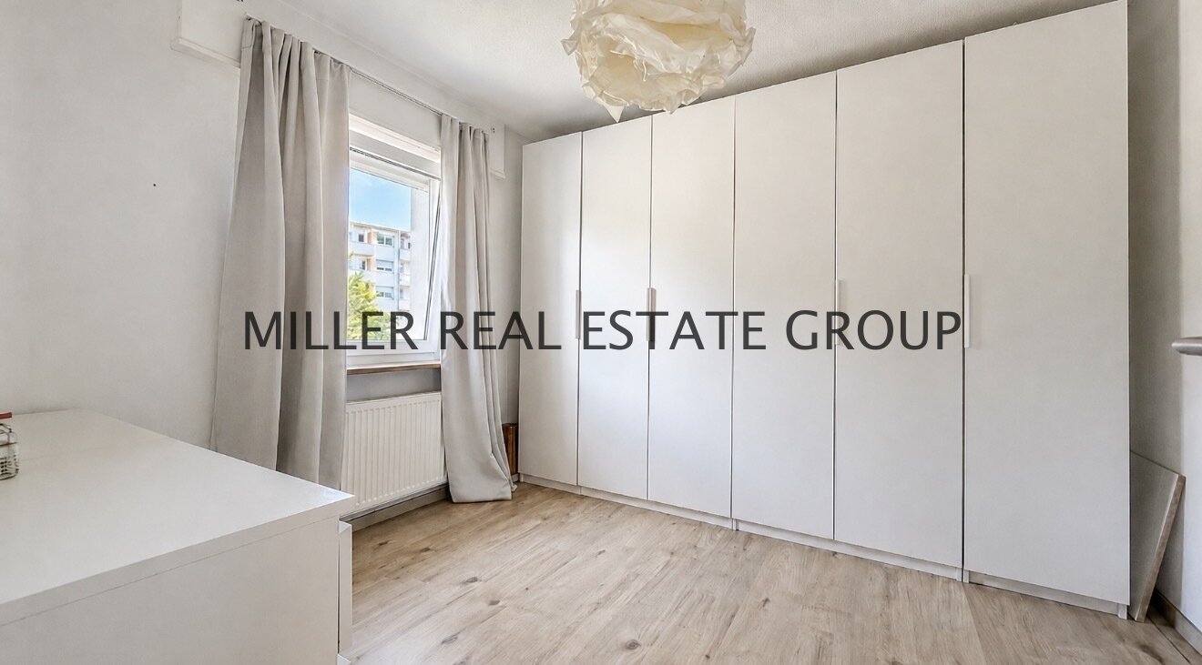Modernisiertes Reiheneckhaus in Neuburg an der Donau – großzügiges Familienwohnen mit Garten, zwei Terrassen, Balkon & fünf Stellplätzen!