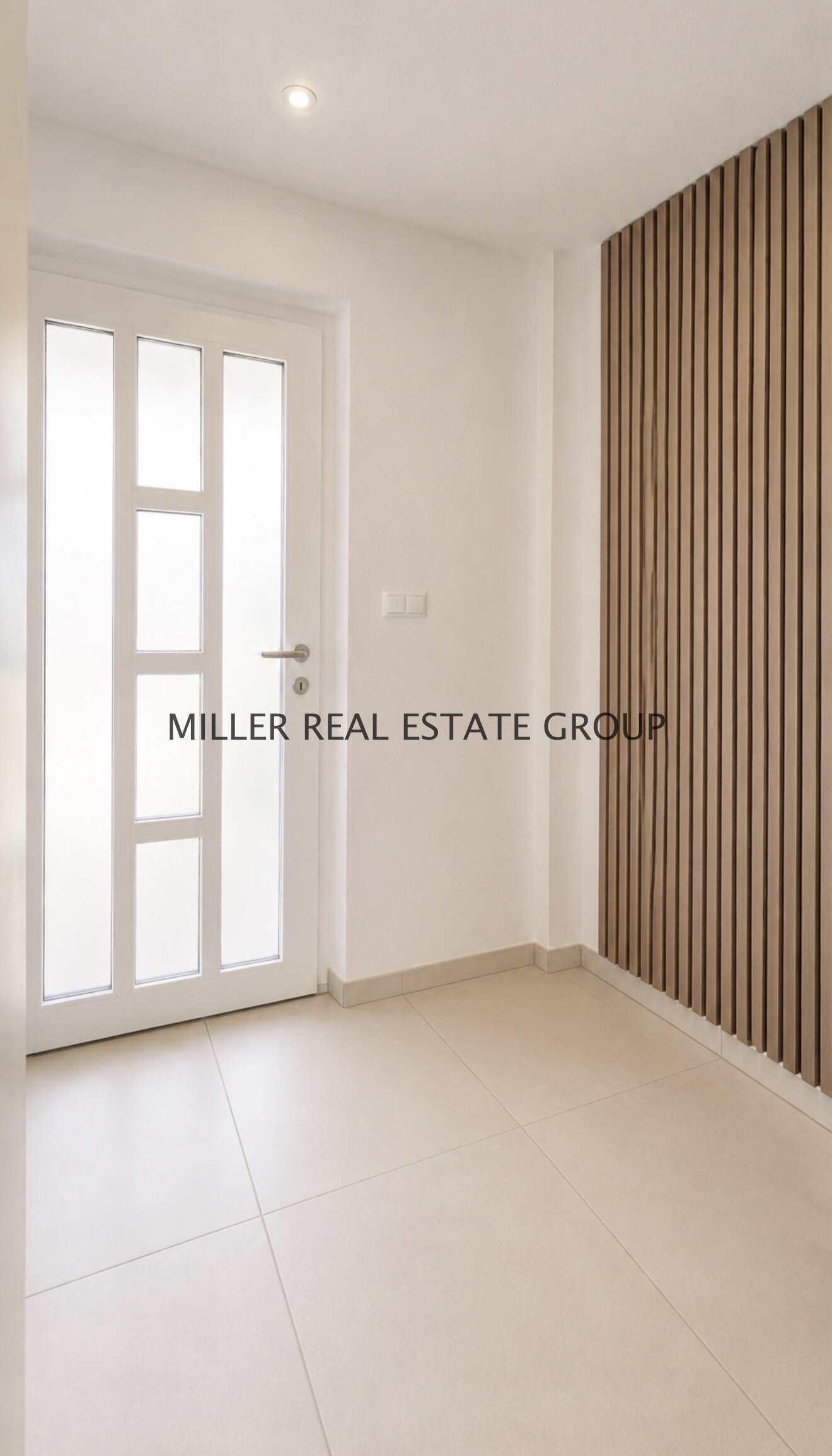 Modernisiertes Reiheneckhaus in Neuburg an der Donau – großzügiges Familienwohnen mit Garten, zwei Terrassen, Balkon & fünf Stellplätzen!