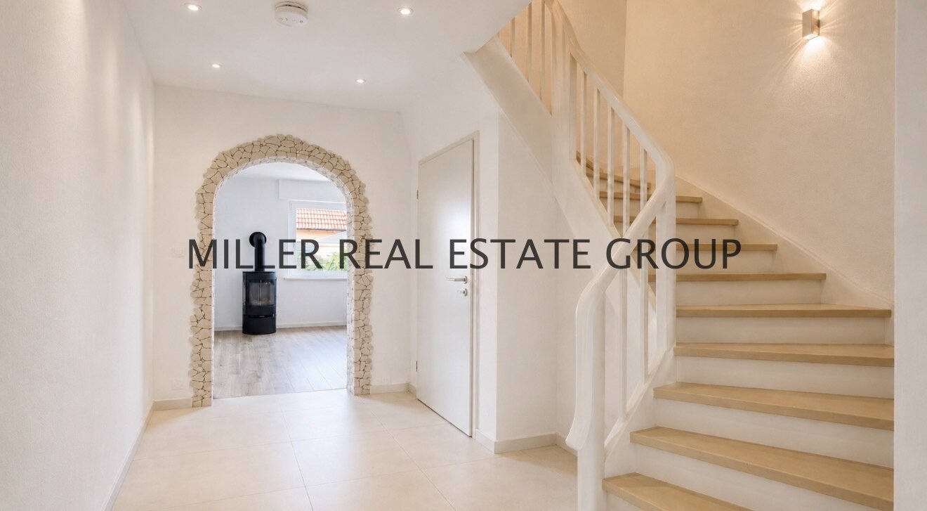 Modernisiertes Reiheneckhaus in Neuburg an der Donau – großzügiges Familienwohnen mit Garten, zwei Terrassen, Balkon & fünf Stellplätzen!