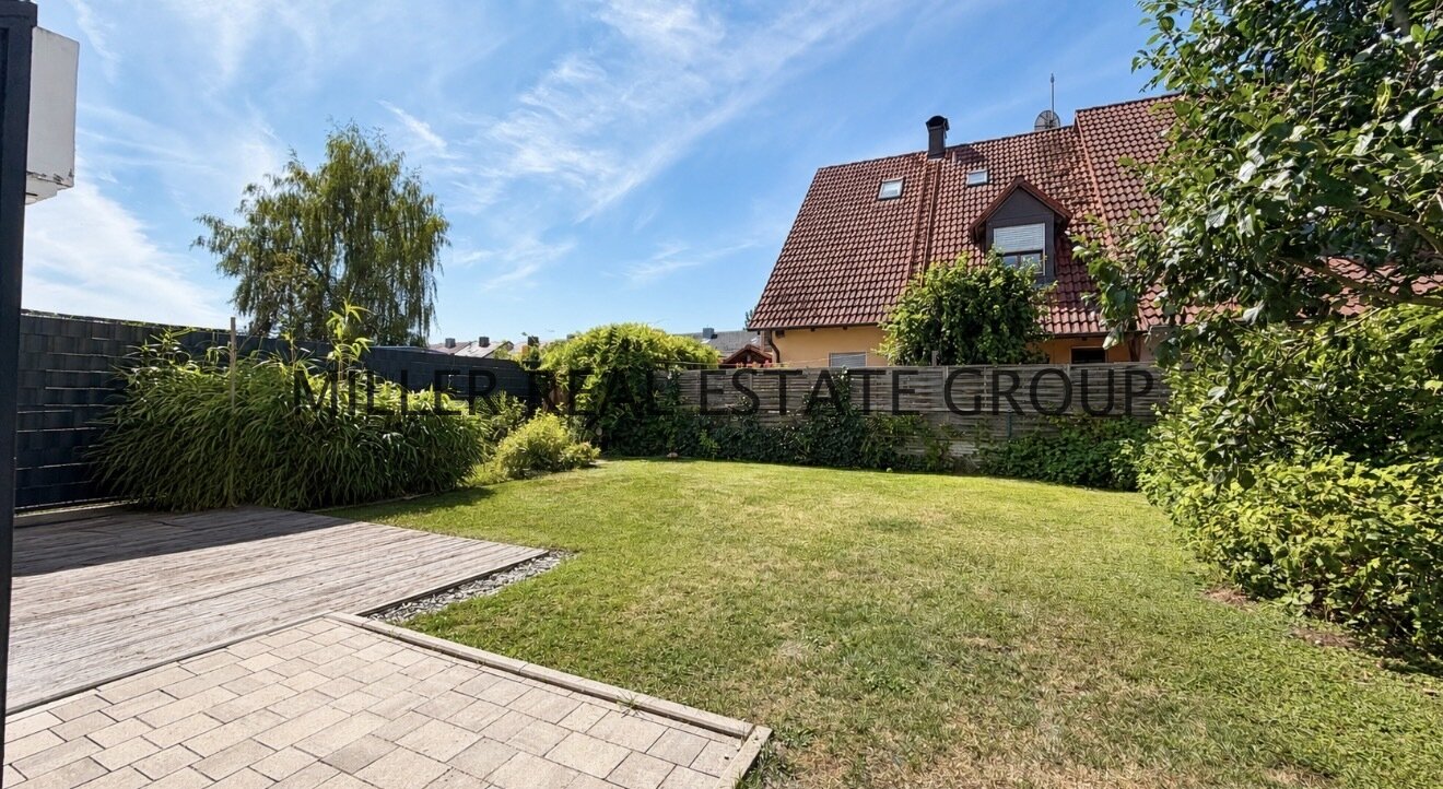 Modernisiertes Reiheneckhaus in Neuburg an der Donau – großzügiges Familienwohnen mit Garten, zwei Terrassen, Balkon & fünf Stellplätzen!