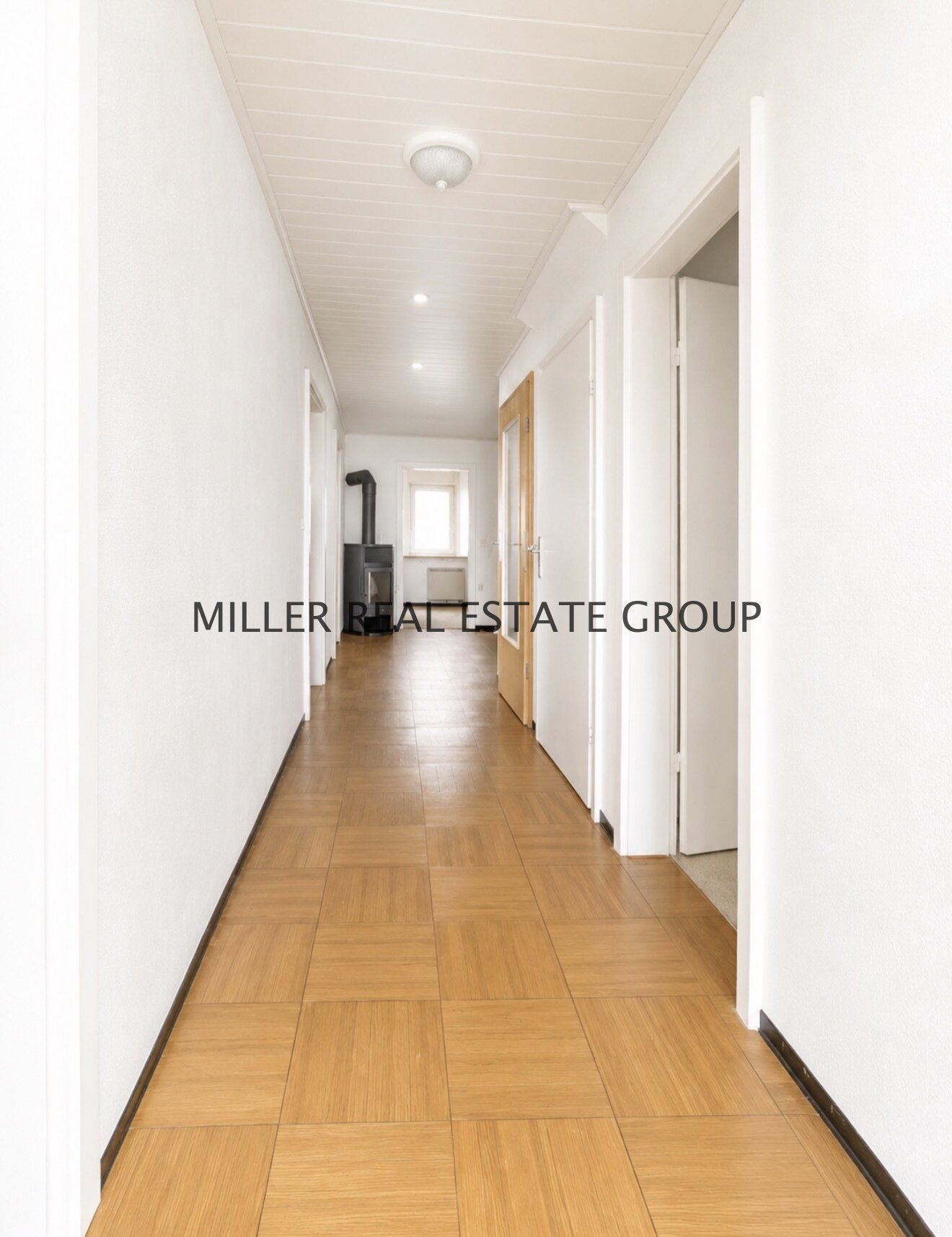 Einfamilienhaus in Ingolstadt-Pettenhofen – großes Grundstück, Garten, Garage & Entwicklungspotenzial!