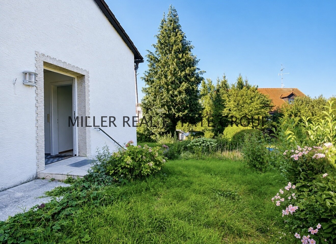 Einfamilienhaus in Ingolstadt-Pettenhofen – großes Grundstück, Garten, Garage & Entwicklungspotenzial!