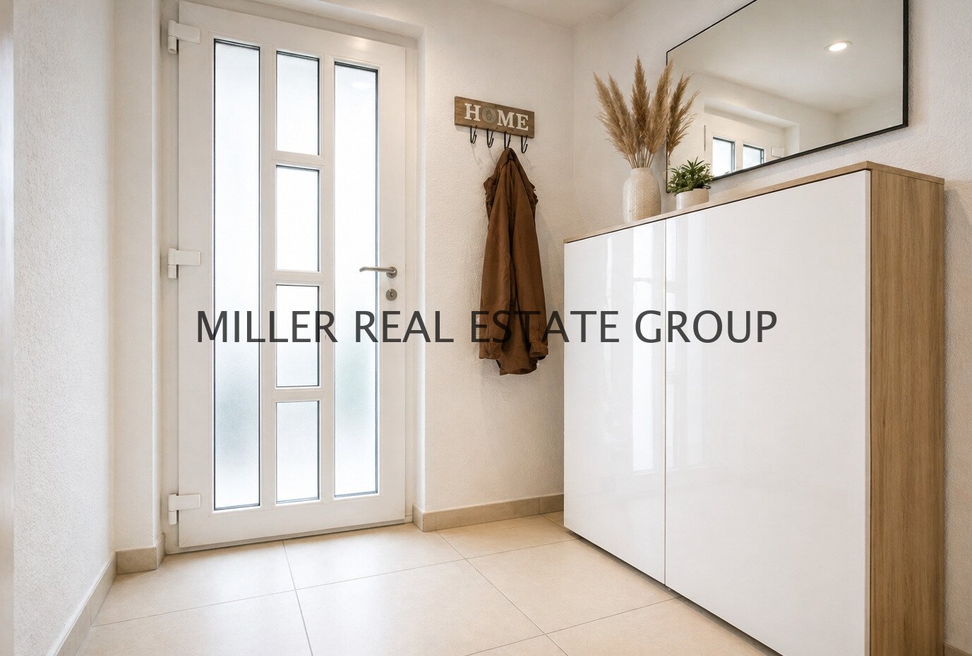 Reiheneckhaus in Neuburg an der Donau – modernes Familienwohnen auf ca. 149 m² mit Traumgarten, 2 Terrassen, Balkon & 5 Stellplätzen!