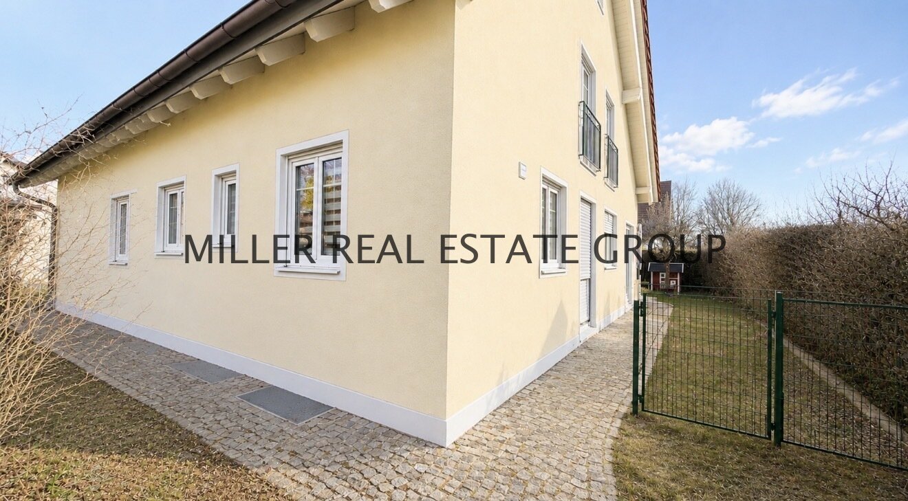 ZWEI HÄUSER. EIN ANWESEN. VIELE PERSPEKTIVEN. – Bezugsfreies Doppelhaus-Ensemble in Großmehring mit ca. 238 m² Wfl., großem Garten & Doppelgarage!