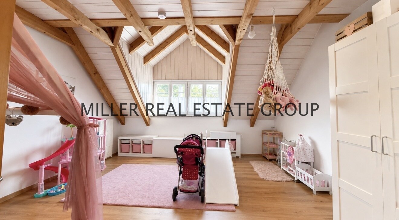 ZWEI HÄUSER. EIN ANWESEN. VIELE PERSPEKTIVEN. – Bezugsfreies Doppelhaus-Ensemble in Großmehring mit ca. 238 m² Wfl., großem Garten & Doppelgarage!