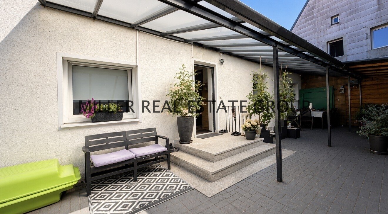 Zweifamilienhaus in Altmannstein – renovierte Hauptwohnung & zweite Einheit mit Potenzial!