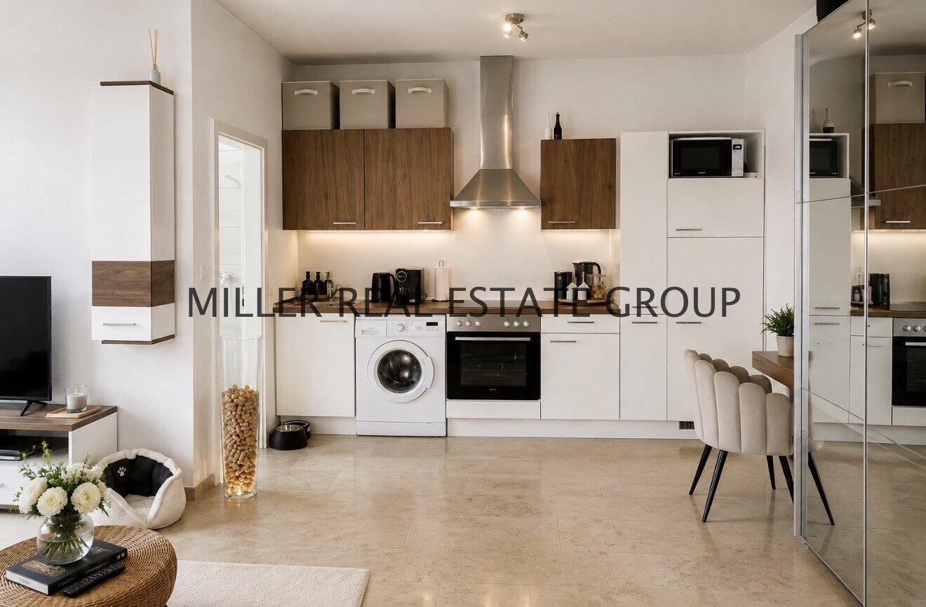 EXKLUSIVE DESIGNVILLA IN DENKENDORF – UNVERBAUBARER WEITBLICK, EINLIEGERWOHNUNG & XXL-GARAGE!