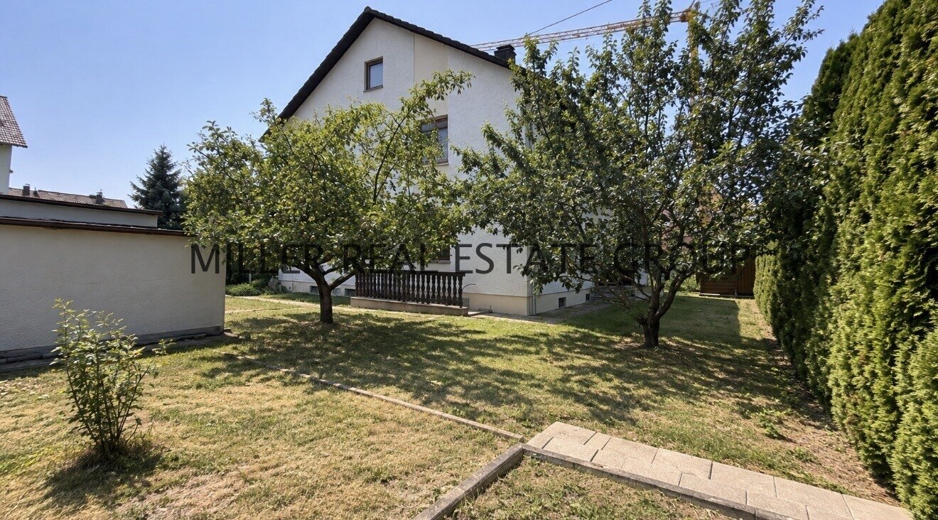 Freistehendes Einfamilienhaus in Gaimersheim – großer Garten & flexible Wohnmöglichkeiten!