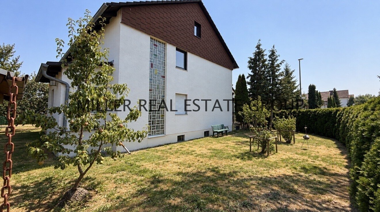 Freistehendes Einfamilienhaus in Gaimersheim – großer Garten & flexible Wohnmöglichkeiten!