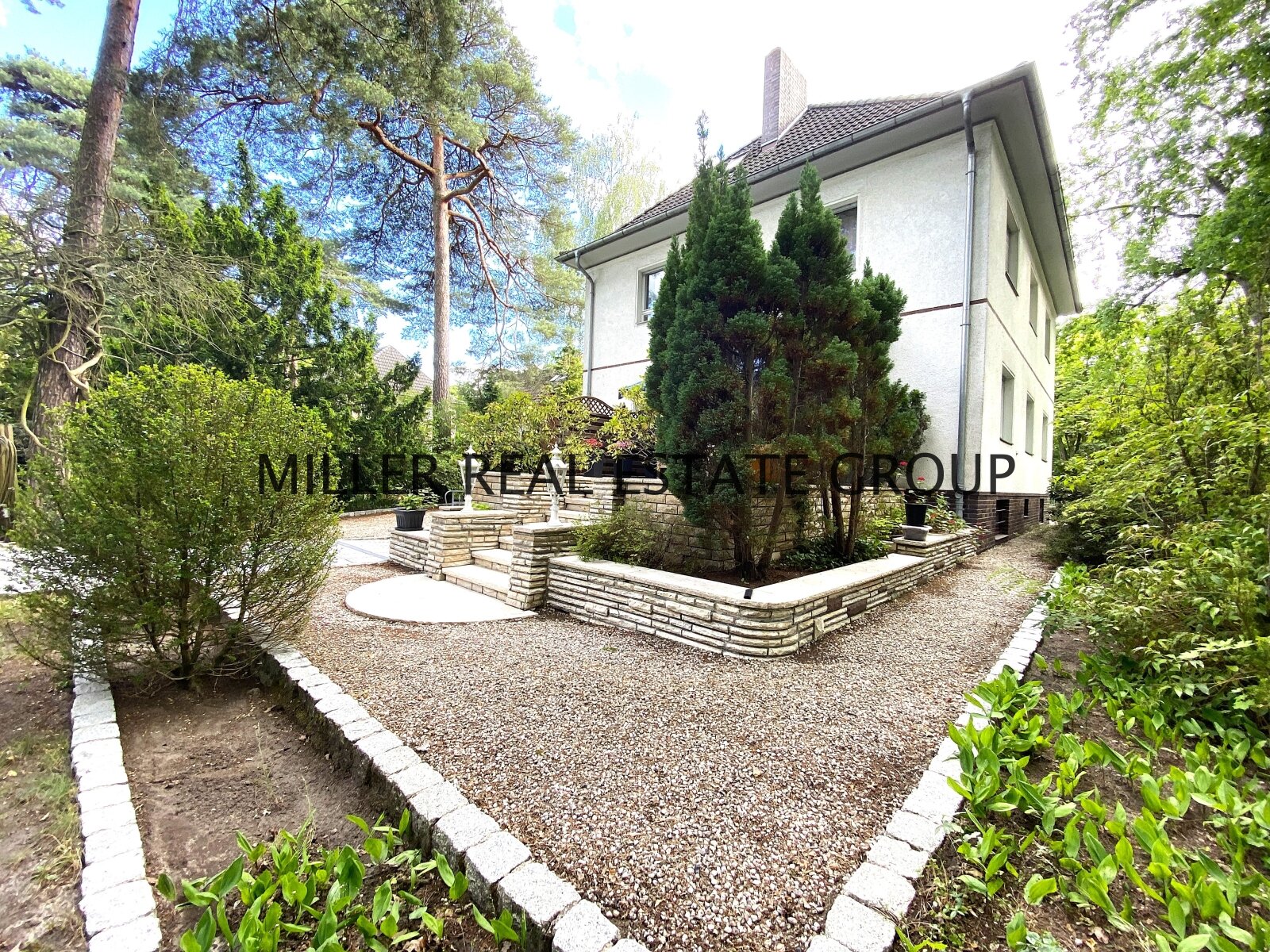 Ein Traum für die ganze Familie: Exklusive Mehrgenerationenhaus in einzigartiger Lage!