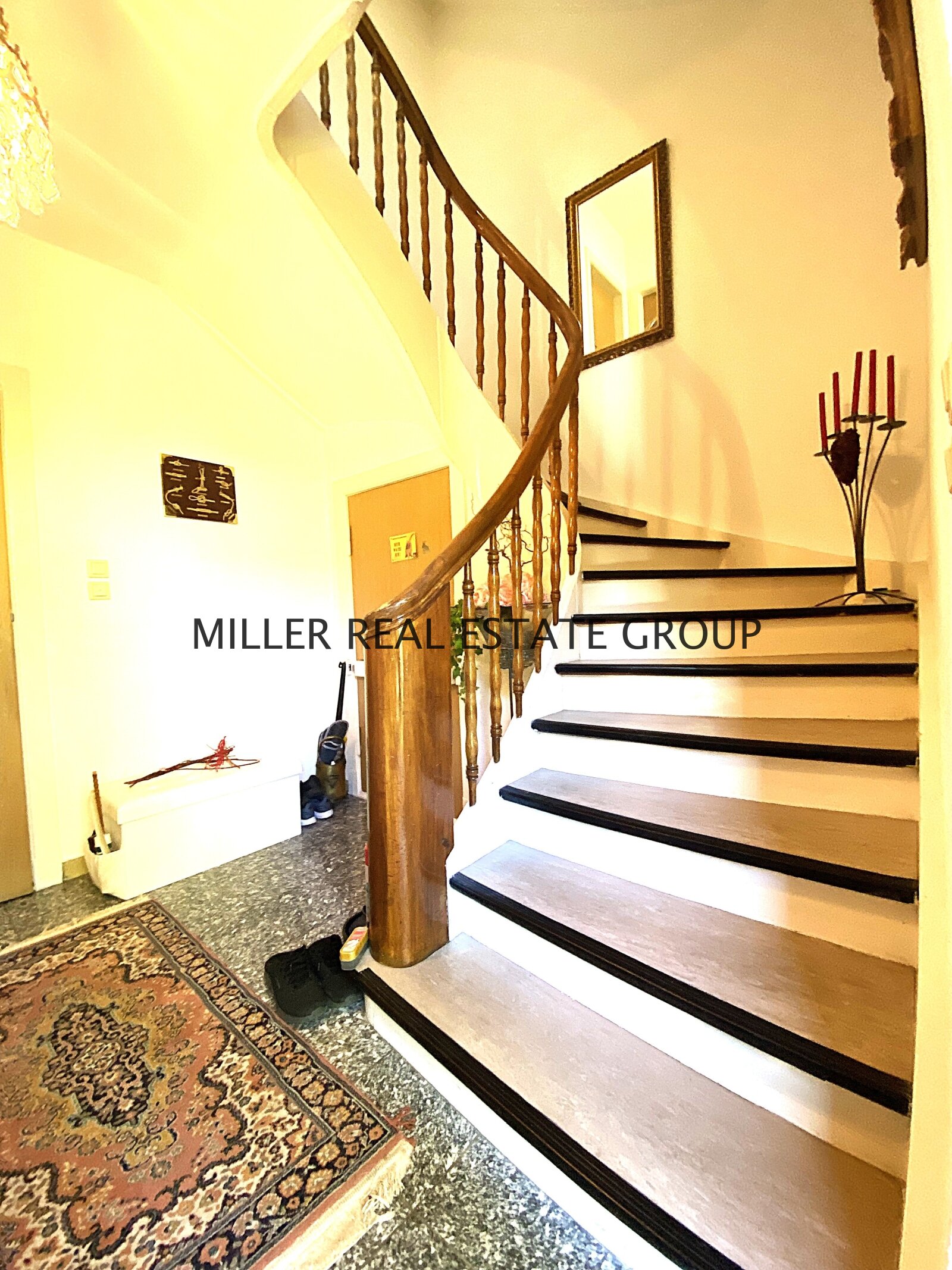 Ein Traum für die ganze Familie: Exklusive Mehrgenerationenhaus in einzigartiger Lage!