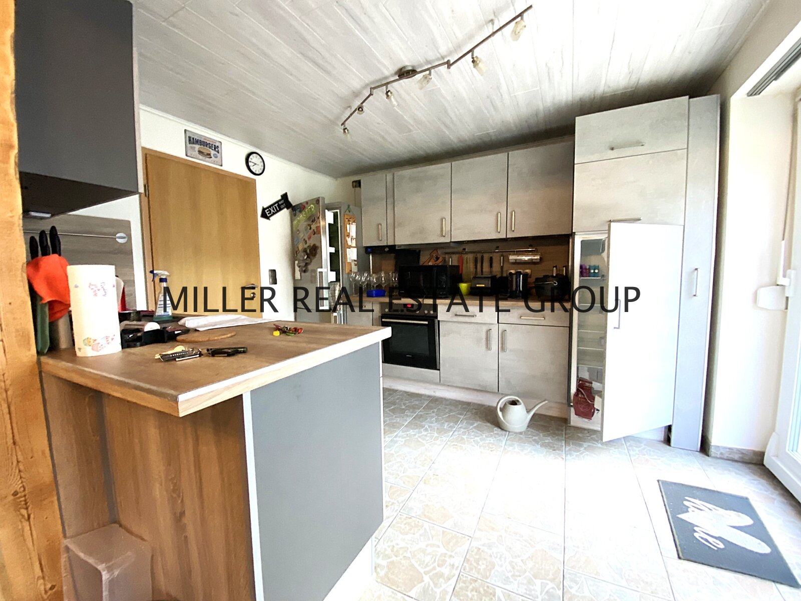 Grundstücksfläche 1.745 qm! Idyllisches Einfamilienhaus mit weitläufigem Garten!