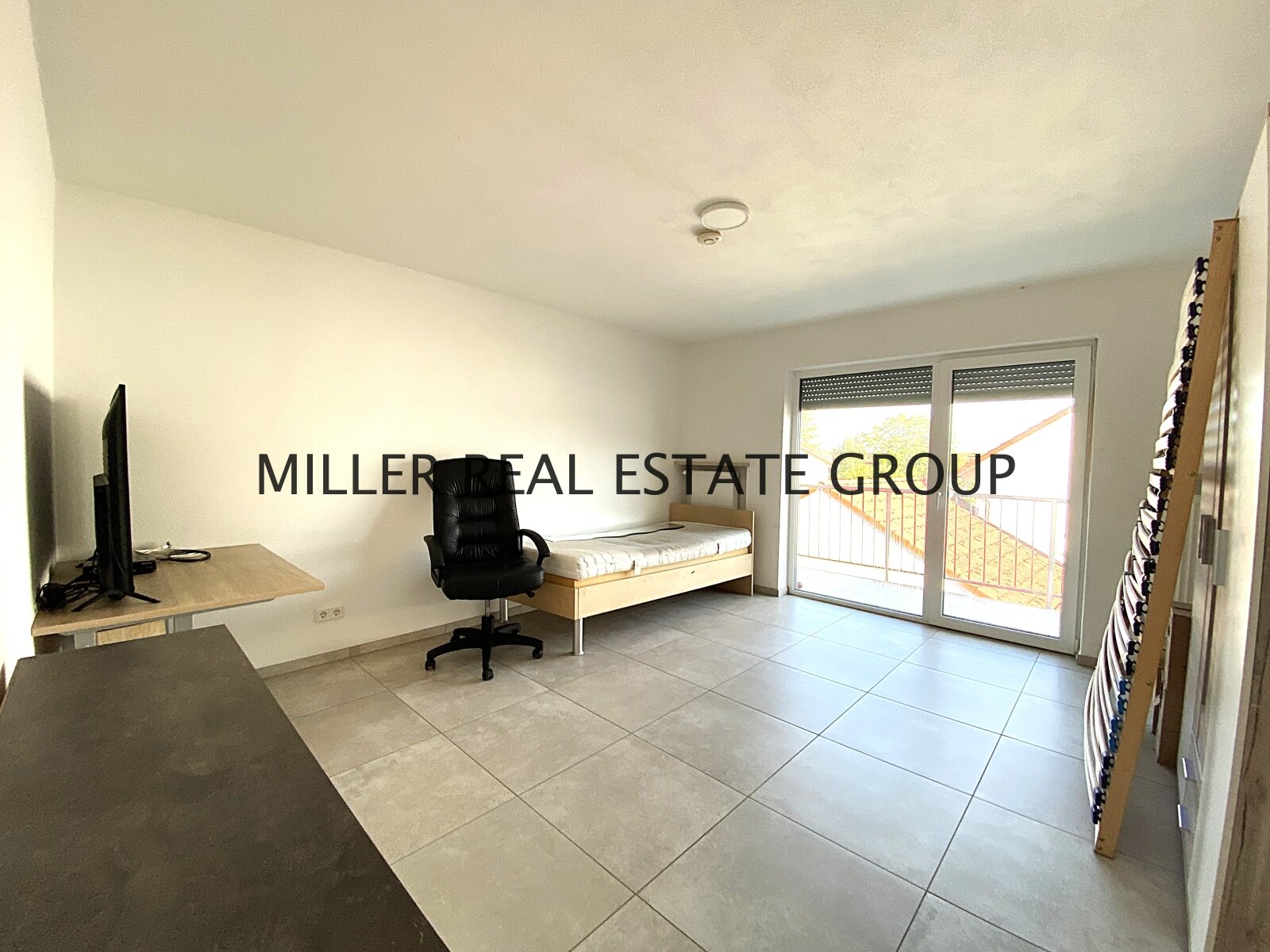 Exquisites Mehrfamilienhaus mit 4-Parteien in Bevorzugter Lage – Ideal für Investoren!!