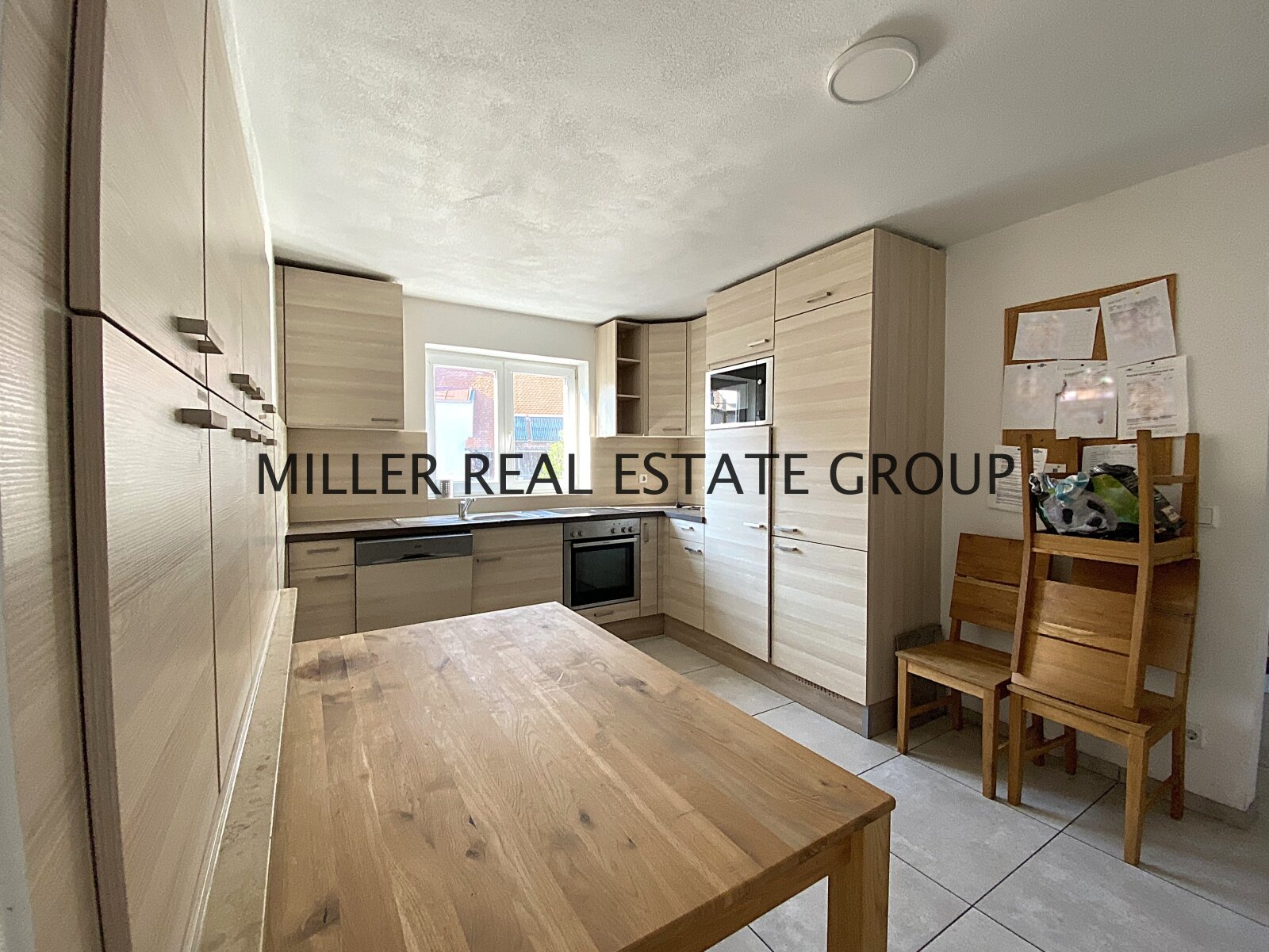 Exquisites Mehrfamilienhaus mit 4-Parteien in Bevorzugter Lage – Ideal für Investoren!!