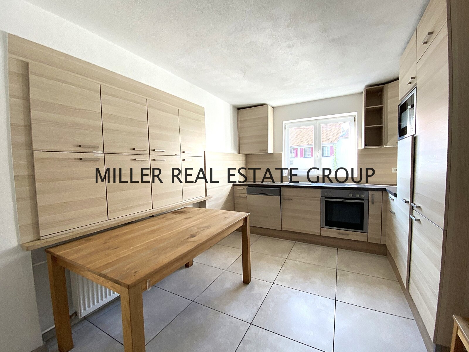 Exquisites Mehrfamilienhaus mit 4-Parteien in Bevorzugter Lage – Ideal für Investoren!!