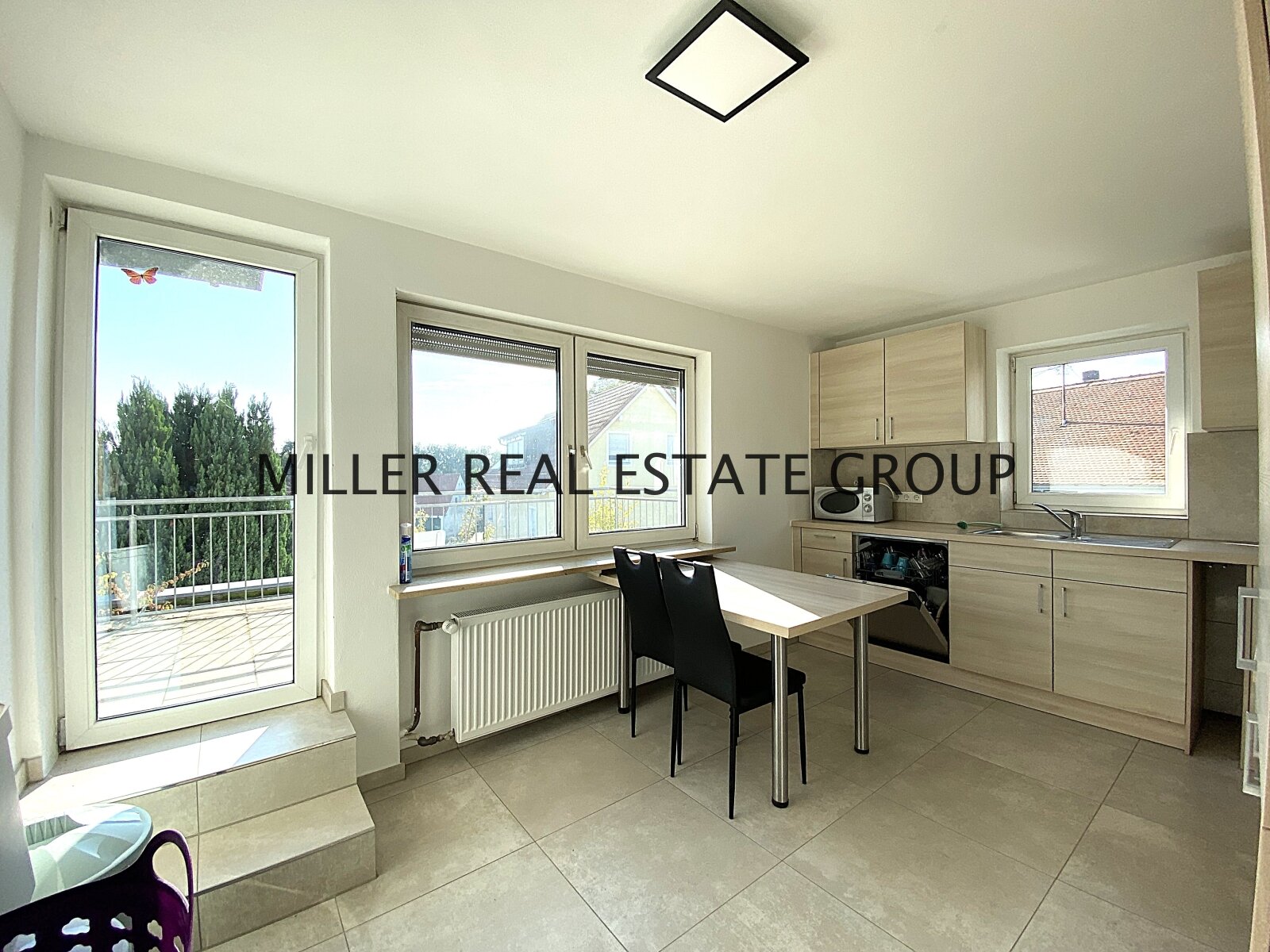 Exquisites Mehrfamilienhaus mit 4-Parteien in Bevorzugter Lage – Ideal für Investoren!!