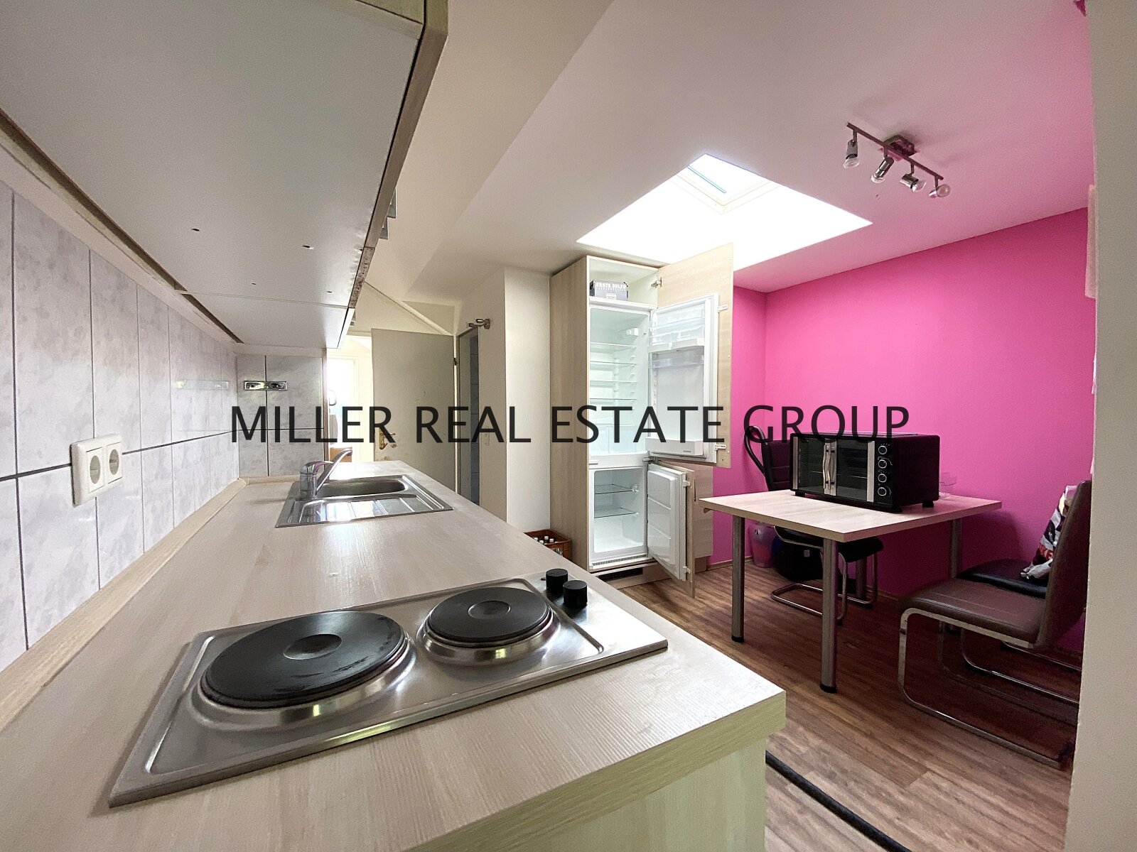 Exquisites Mehrfamilienhaus mit 4-Parteien in Bevorzugter Lage – Ideal für Investoren!!
