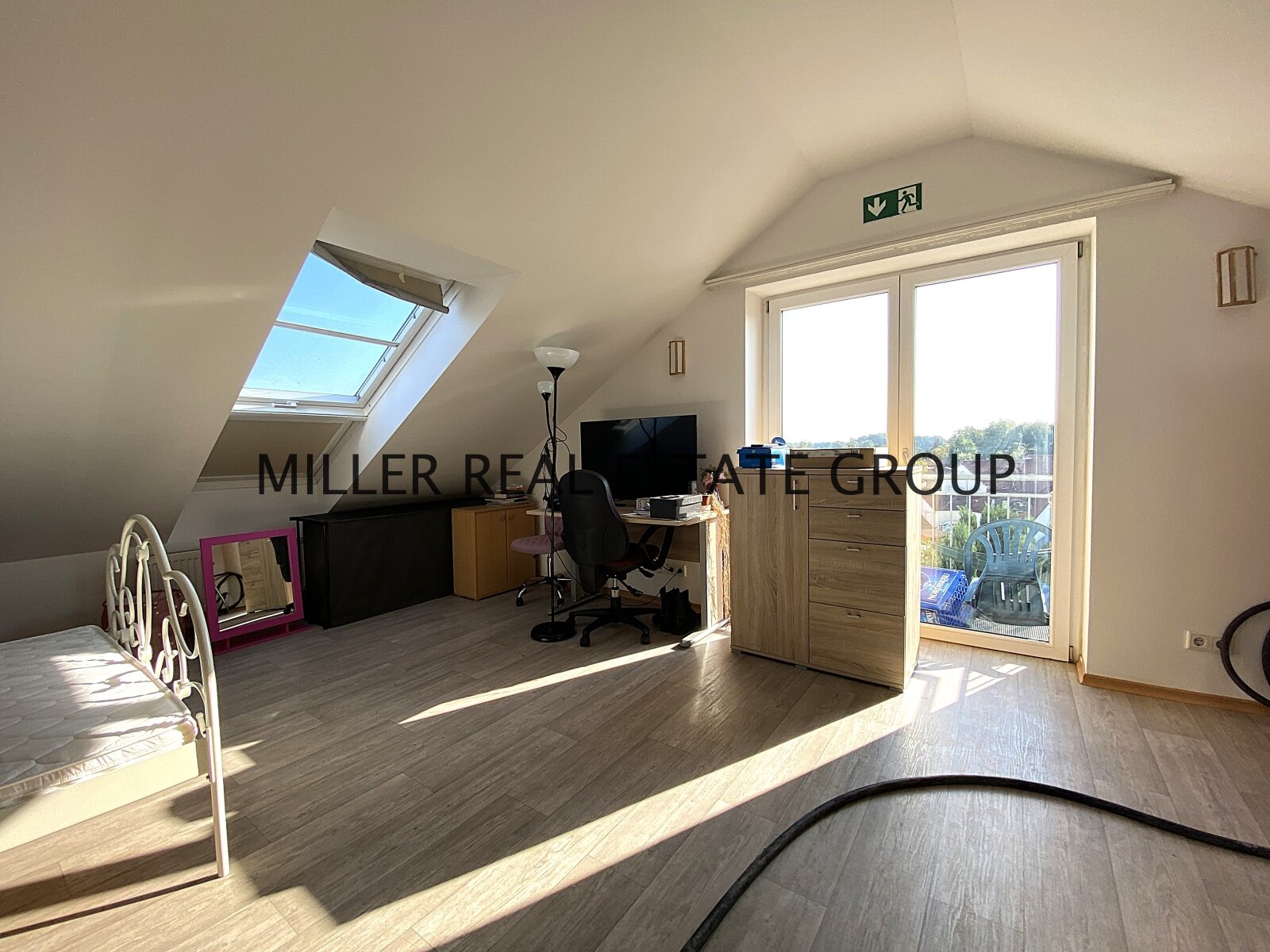 Exquisites Mehrfamilienhaus mit 4-Parteien in Bevorzugter Lage – Ideal für Investoren!!