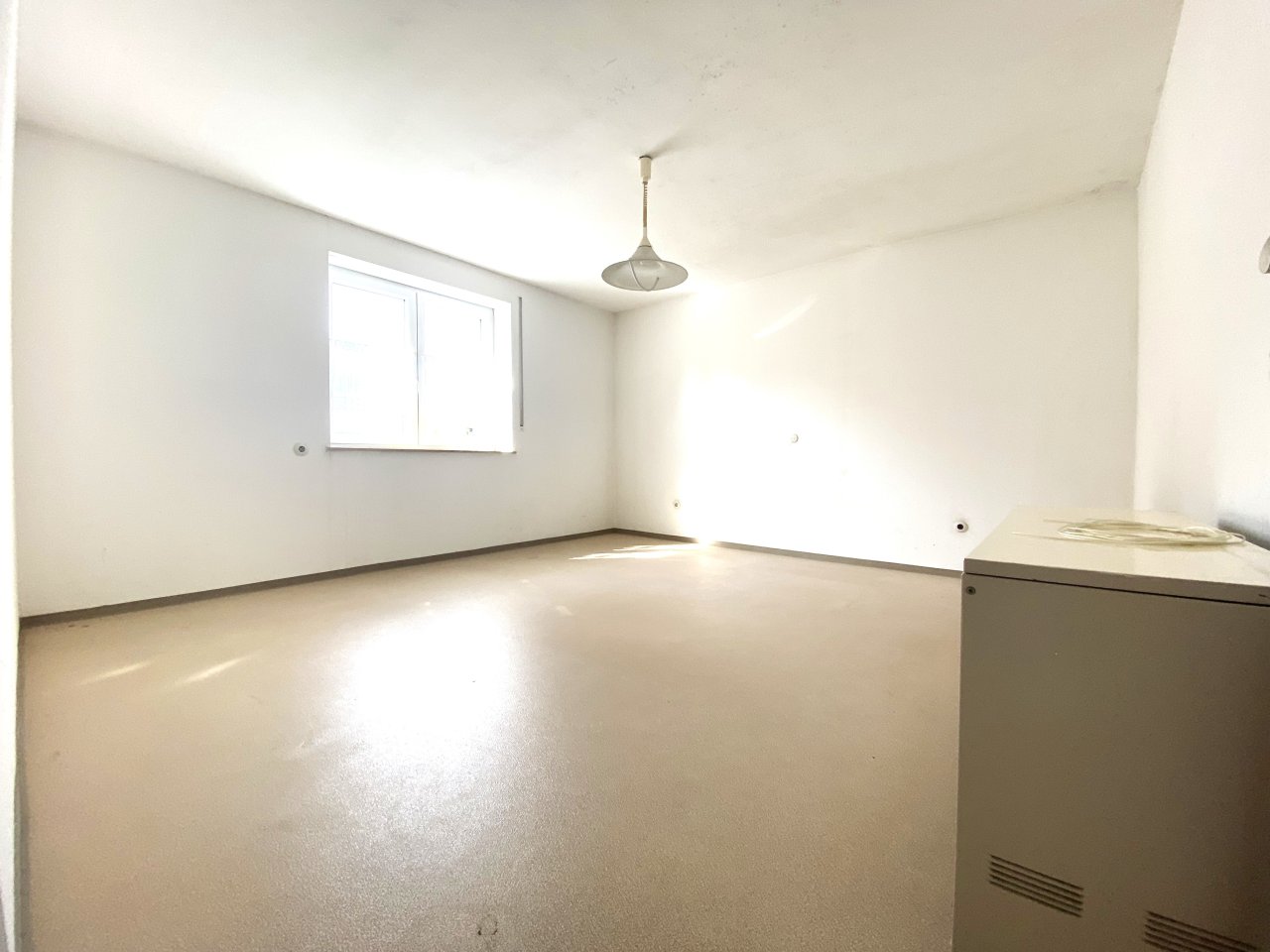 Einfamilienhaus mit großem Grundstück und Ausbaupotenzial!