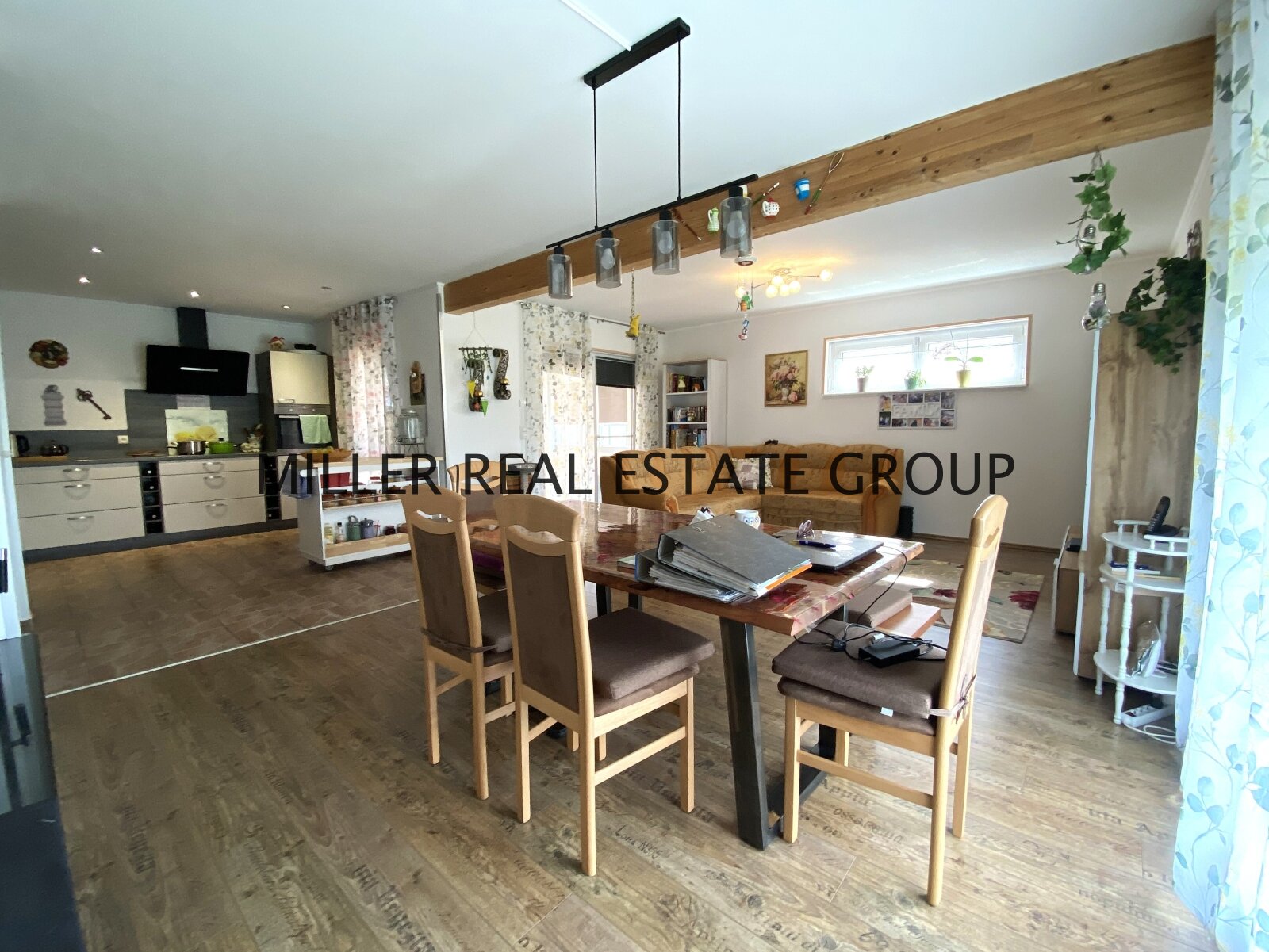 *** Eleganter Bungalow – Ihr Traumhaus in ruhiger Lage ***