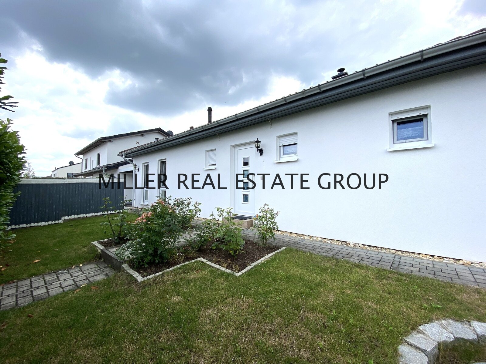 *** Eleganter Bungalow – Ihr Traumhaus in ruhiger Lage ***