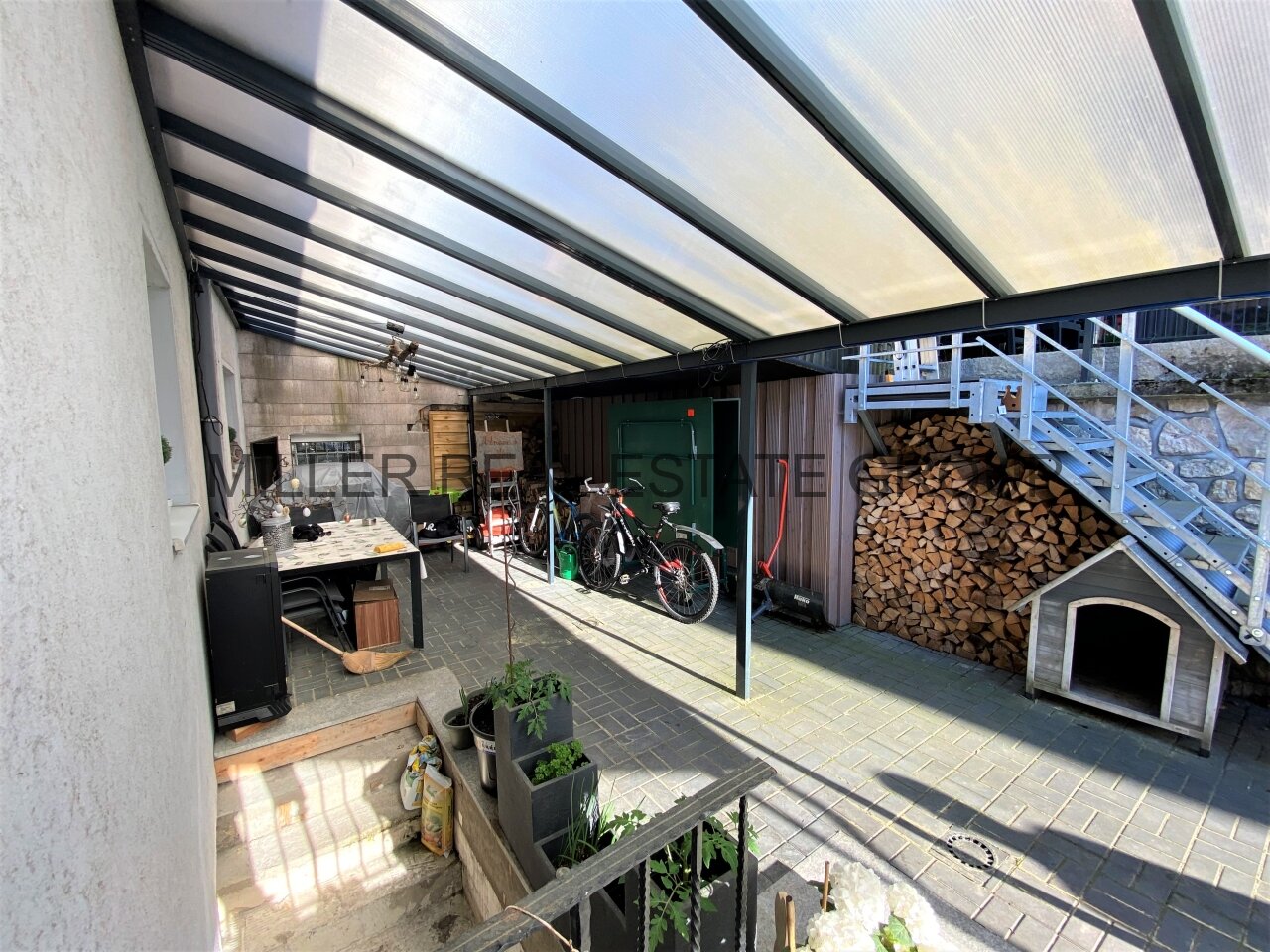 ** Zweifamilienhaus in idylisch ruhiger Lage im Altmühltal **