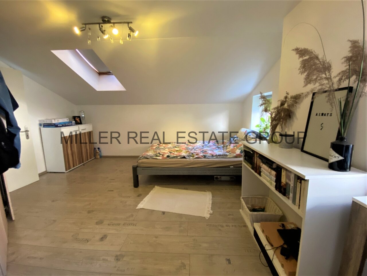 ** Zweifamilienhaus in idylisch ruhiger Lage im Altmühltal **