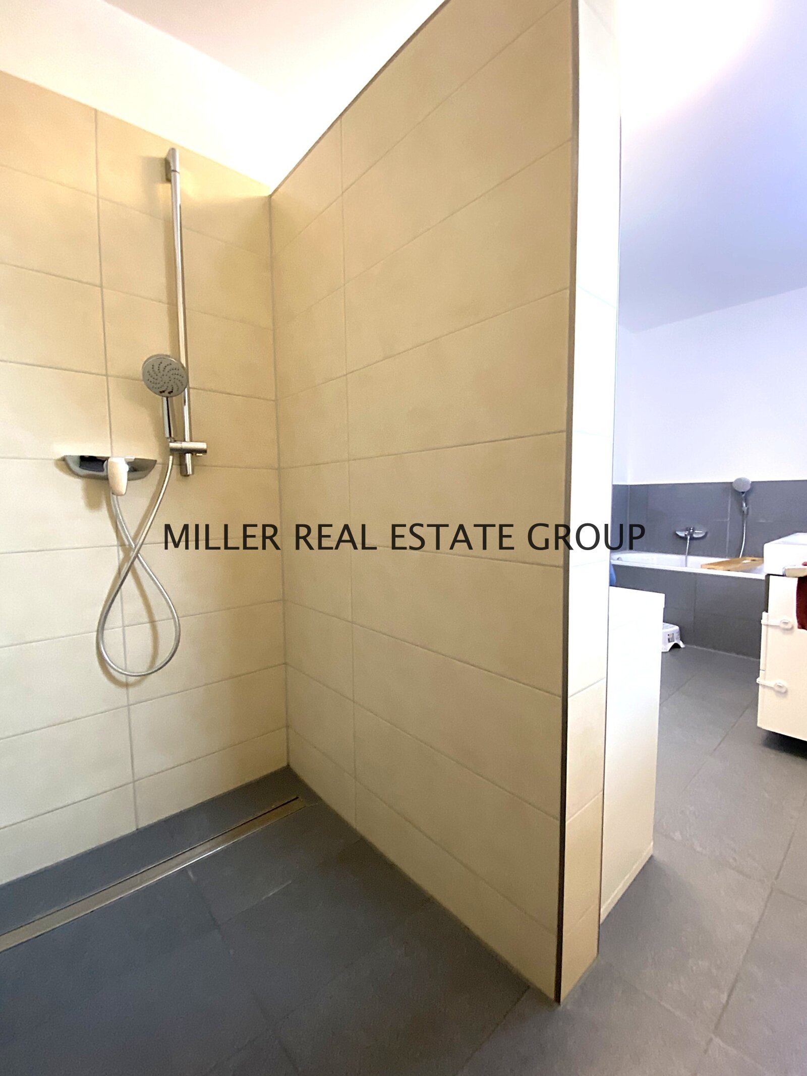 Neuwertige Eigentumswohnung in Abensberg – sofort verfügbar!