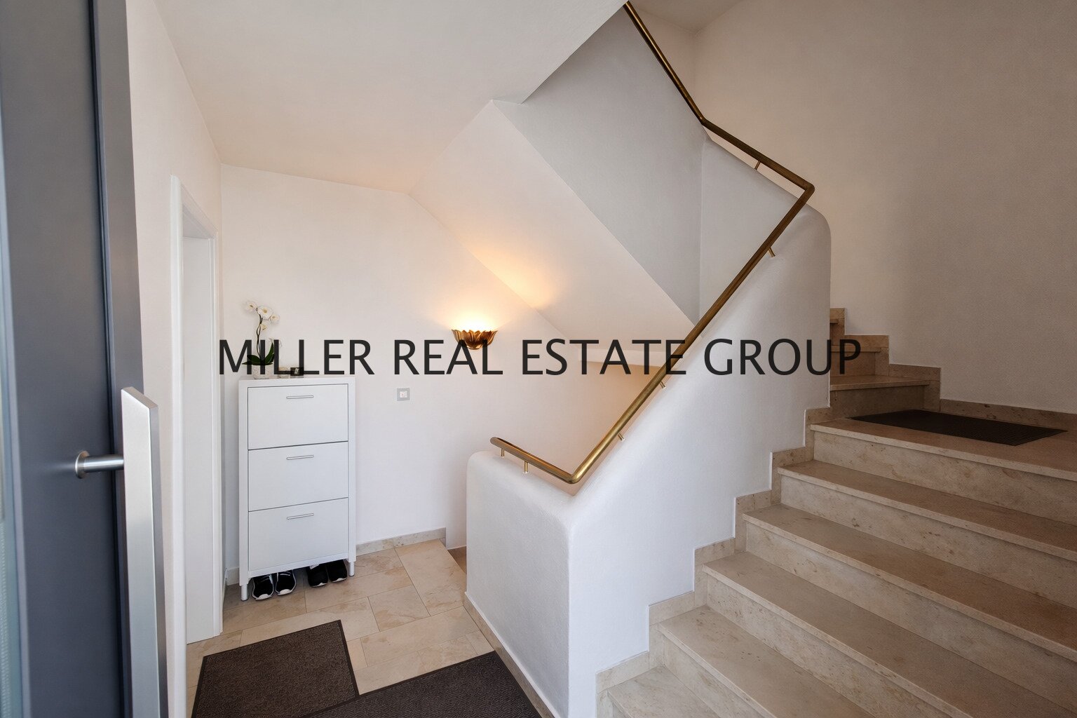 Exklusive Terrassenwohnung mit großem Garten & Einliegerwohnung – Ingolstadt zentrumsnah!