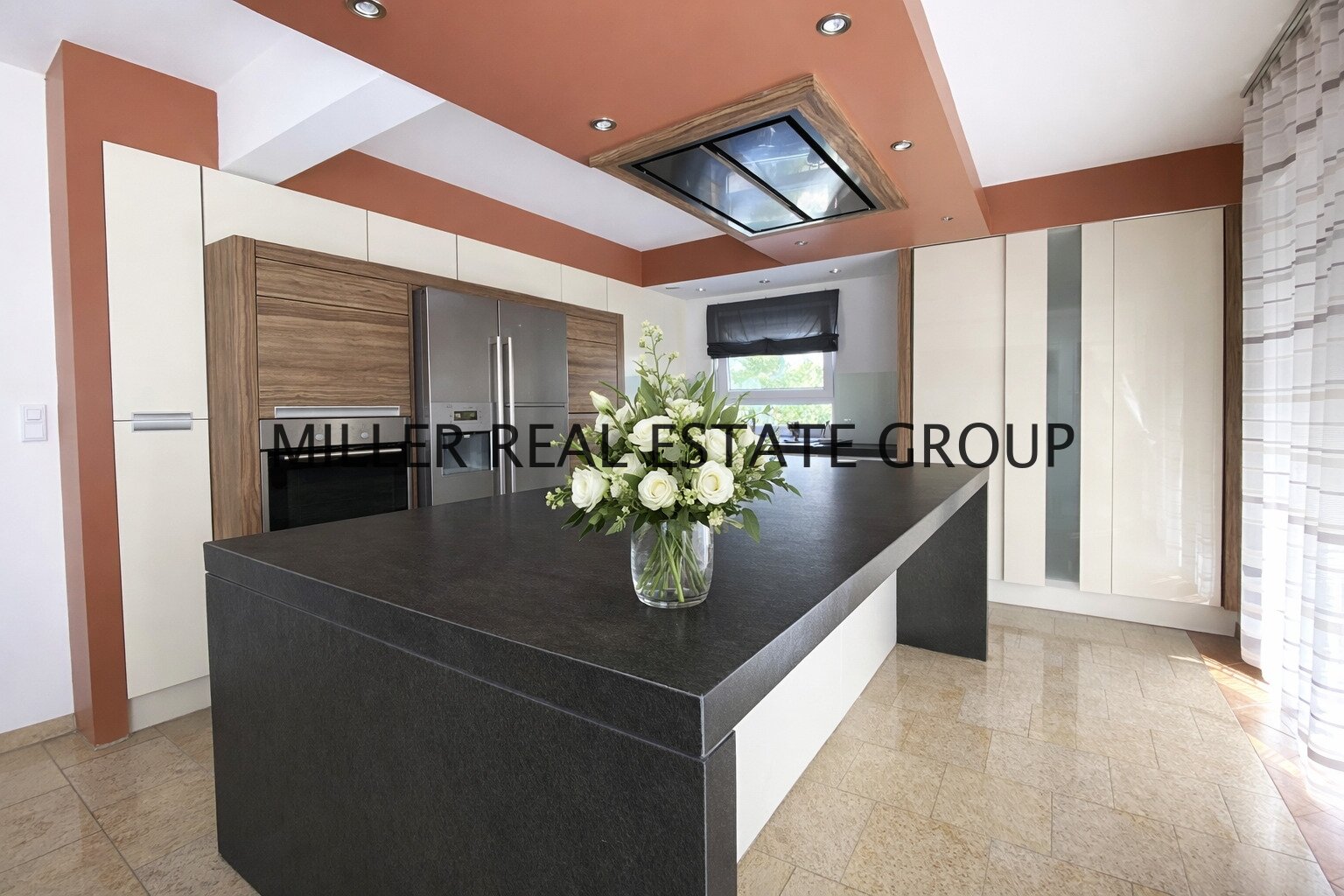 Moderner Familientraum mit Garten, Photovoltaik, Kamin & Doppelgarage in ruhiger Lage von Ingolstadt!