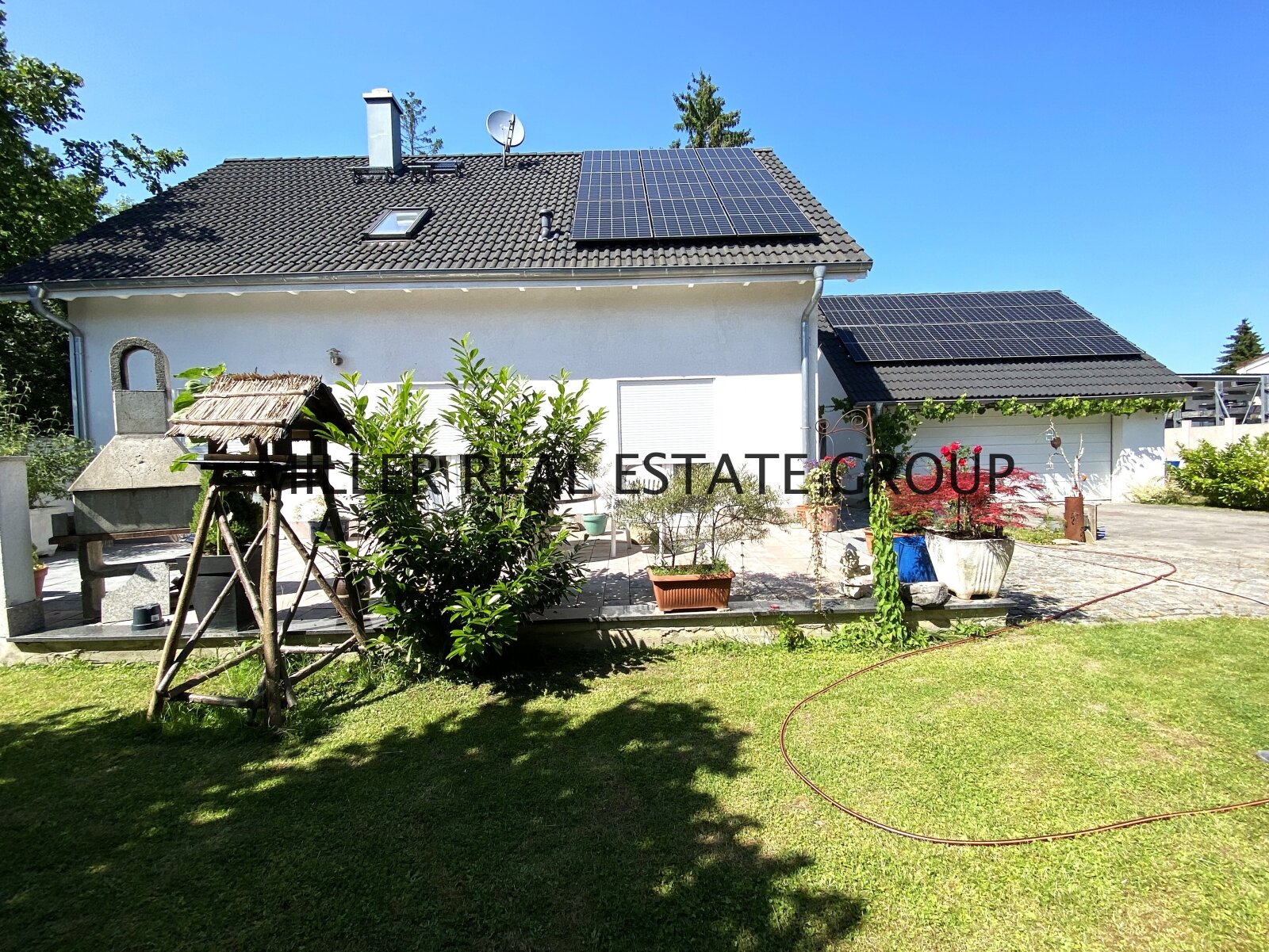 Moderner Familientraum mit Garten, Photovoltaik, Kamin & Doppelgarage in ruhiger Lage von Ingolstadt!