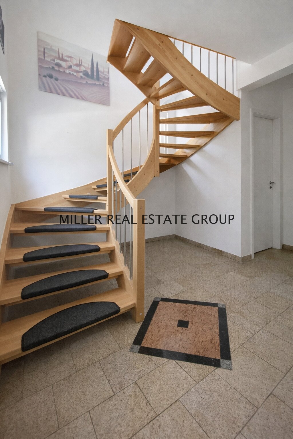 Moderner Familientraum mit Garten, Photovoltaik, Kamin & Doppelgarage in ruhiger Lage von Ingolstadt!