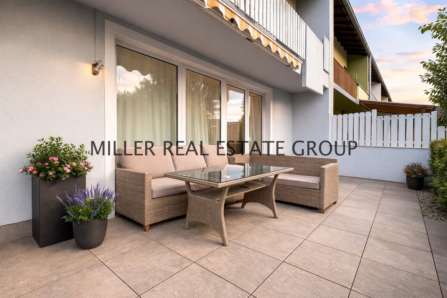 Modernisiertes Reiheneckhaus mit Garten, Terrasse, Balkon, Kamin, Photovoltaikanlage & Garage in ruhiger Lage von Ingolstadt-Süd!