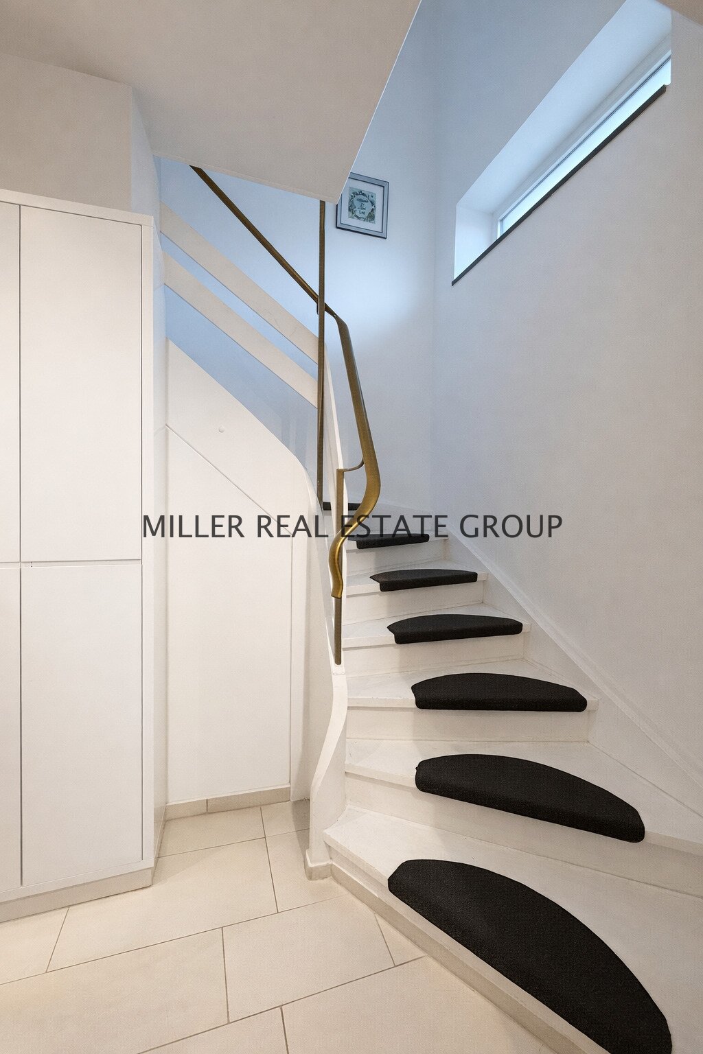 Modernisiertes Reiheneckhaus mit Garten, Terrasse, Balkon, Kamin, Photovoltaikanlage & Garage in ruhiger Lage von Ingolstadt-Süd!