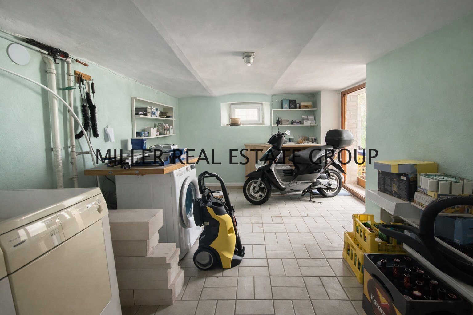 Großzügiges Anwesen mit Wohnhaus, Nebengebäude (Ausbaupotenzial), Scheune & 4 Garagen auf 1.745 m² Grundstück!