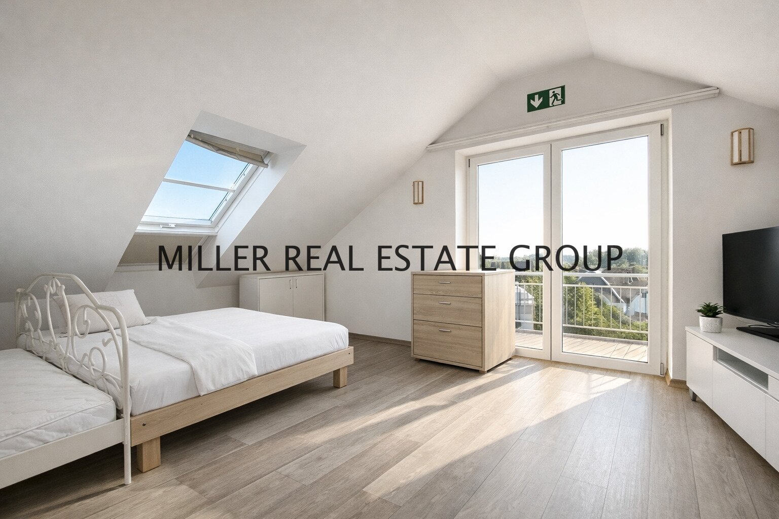 Top Kapitalanlage in Ingolstadt: Modernisiertes Mehrfamilienhaus mit 4 Wohnungen, Dachterrasse, Garten & Garagen!