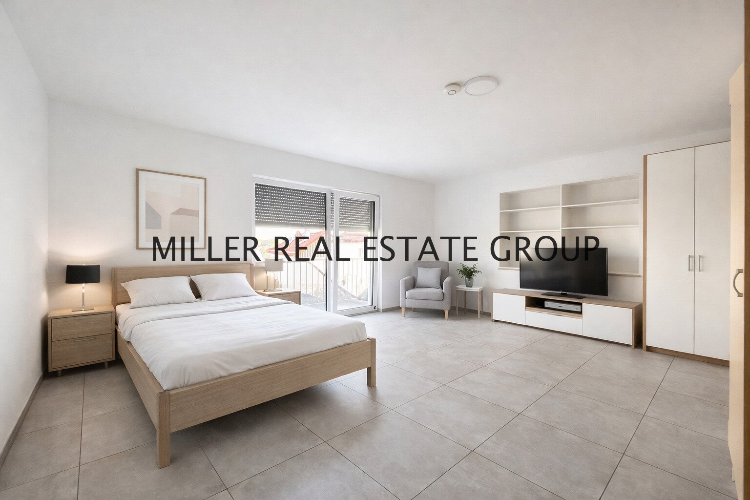 Top Kapitalanlage in Ingolstadt: Modernisiertes Mehrfamilienhaus mit 4 Wohnungen, Dachterrasse, Garten & Garagen!