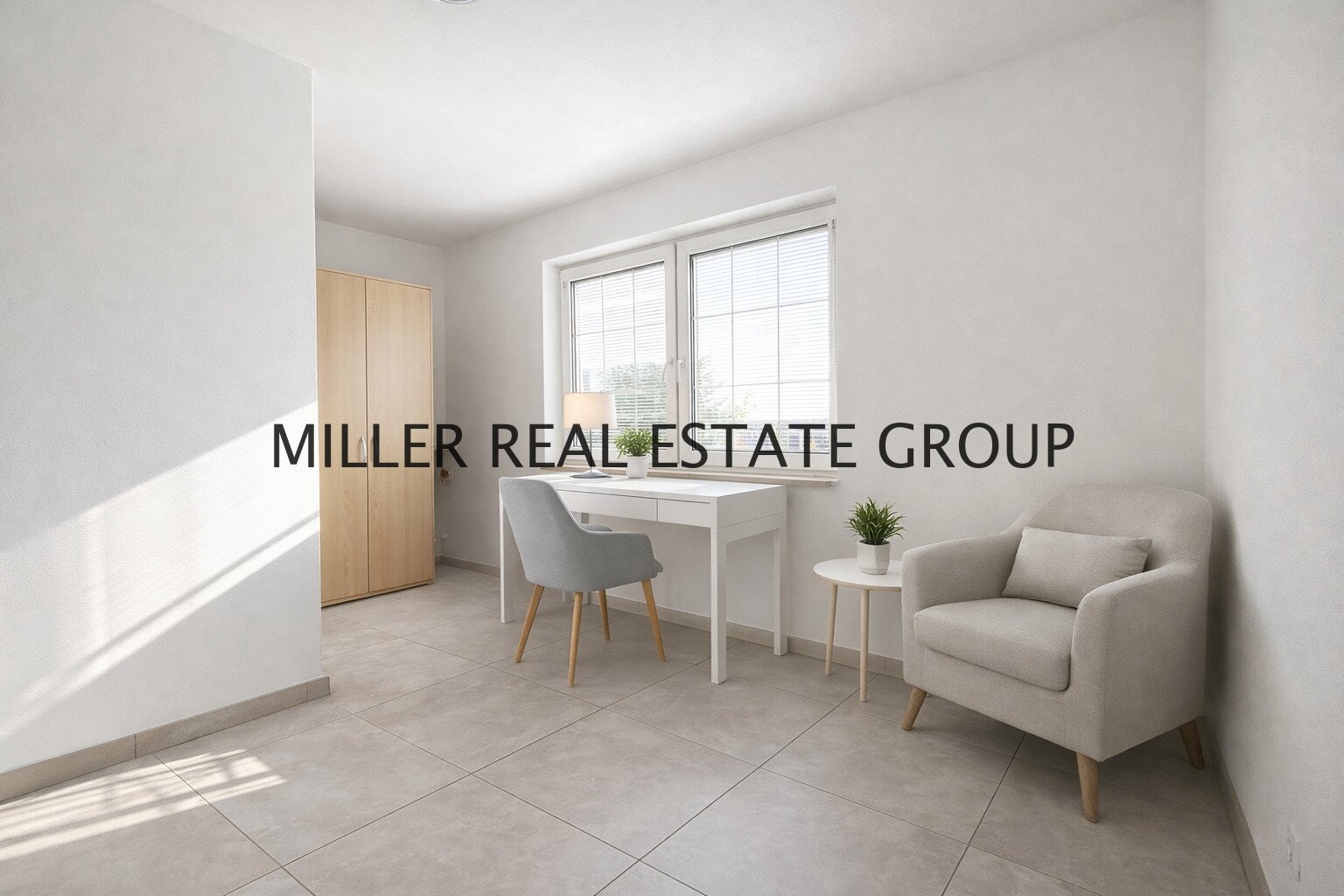 Top Kapitalanlage in Ingolstadt: Modernisiertes Mehrfamilienhaus mit 4 Wohnungen, Dachterrasse, Garten & Garagen!