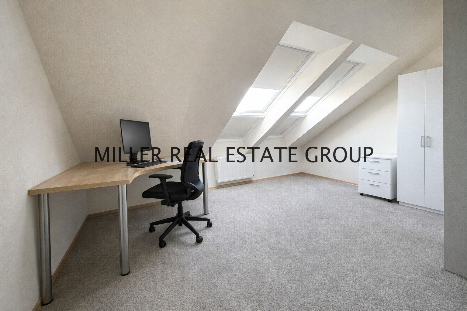 Top Kapitalanlage in Ingolstadt: Modernisiertes Mehrfamilienhaus mit 4 Wohnungen, Dachterrasse, Garten & Garagen!