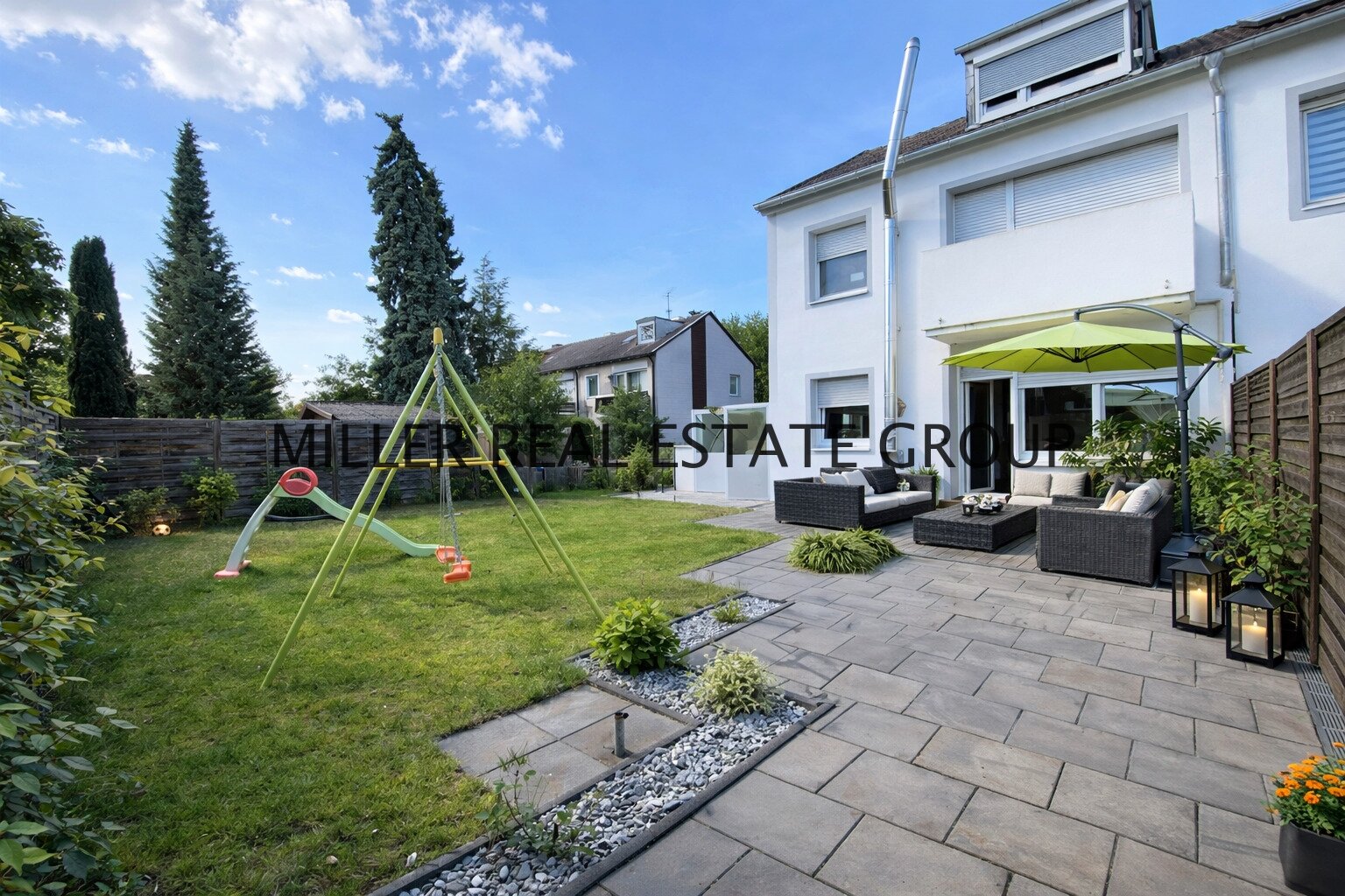 Modernes Reiheneckhaus mit großem Garten, Terrassen und viel Platz – Wohnen in ruhiger Lage von Neuburg an der Donau!