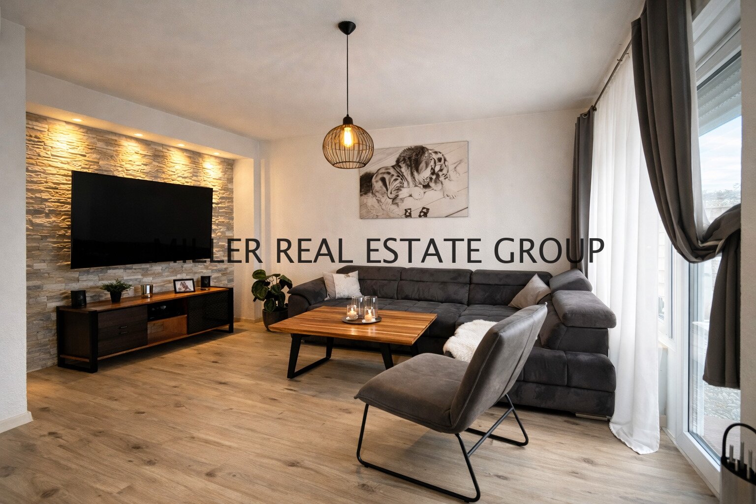 Modernes Reiheneckhaus mit großem Garten, Terrassen und viel Platz – Wohnen in ruhiger Lage von Neuburg an der Donau!