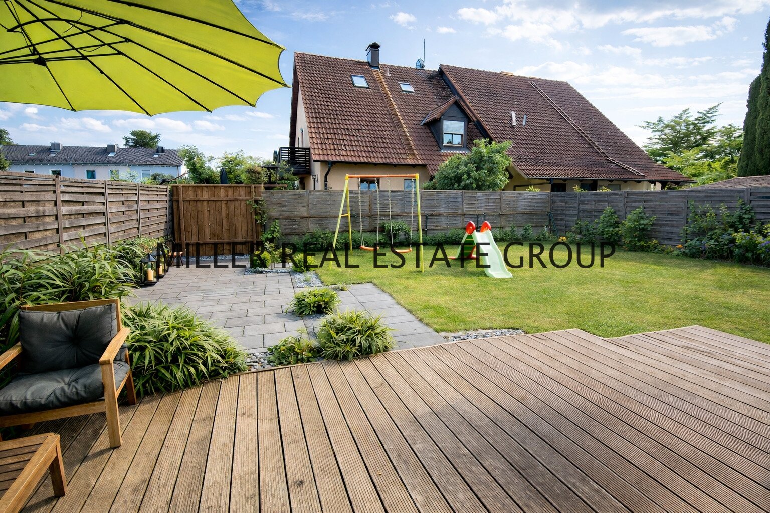 Modernes Reiheneckhaus mit großem Garten, Terrassen und viel Platz – Wohnen in ruhiger Lage von Neuburg an der Donau!