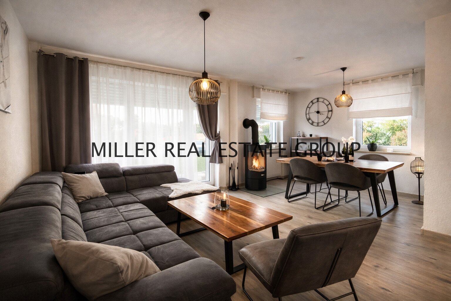 Modernes Reiheneckhaus mit großem Garten, Terrassen und viel Platz – Wohnen in ruhiger Lage von Neuburg an der Donau!