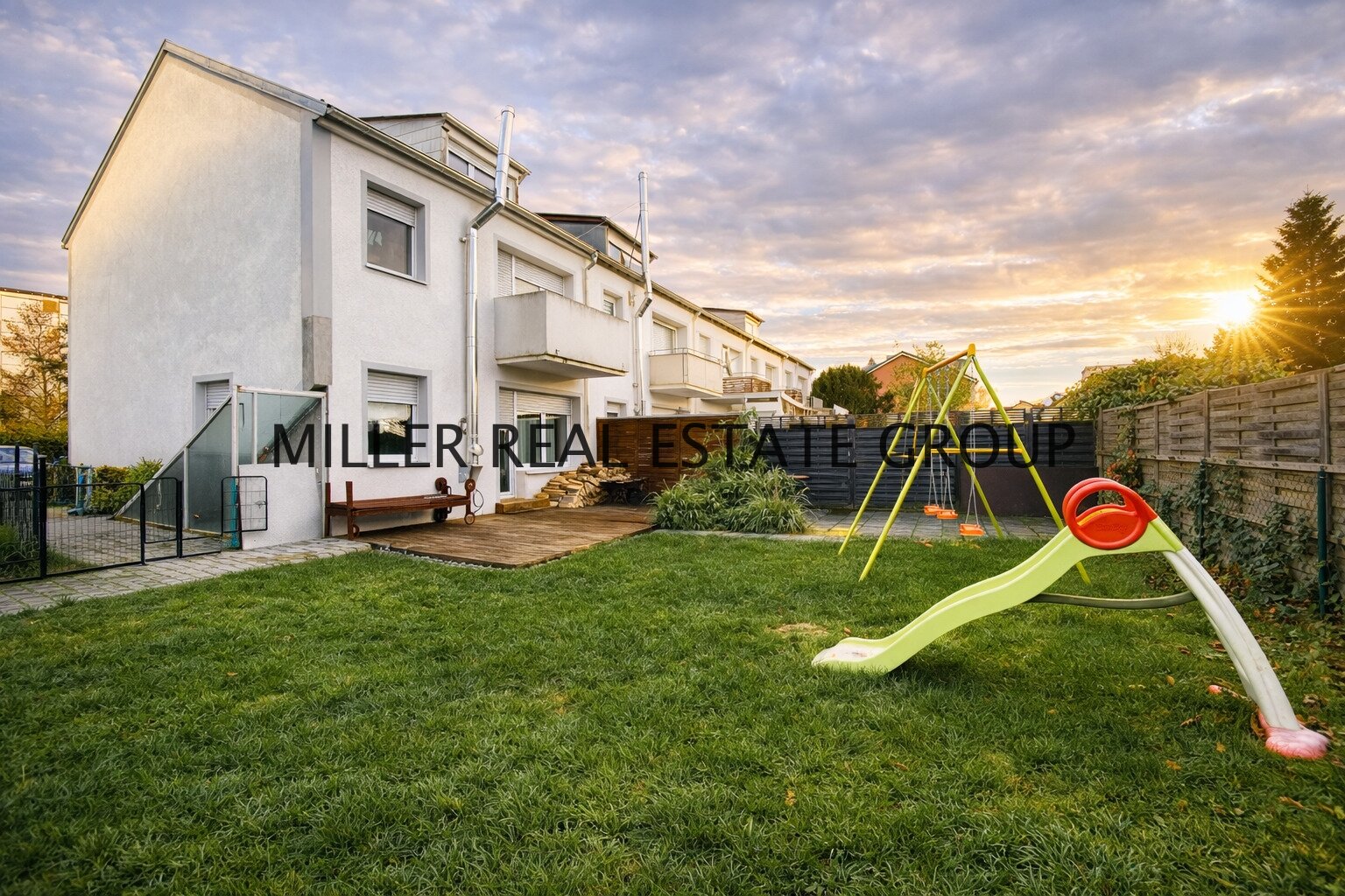 Modernes Reiheneckhaus mit großem Garten, Terrassen und viel Platz – Wohnen in ruhiger Lage von Neuburg an der Donau!