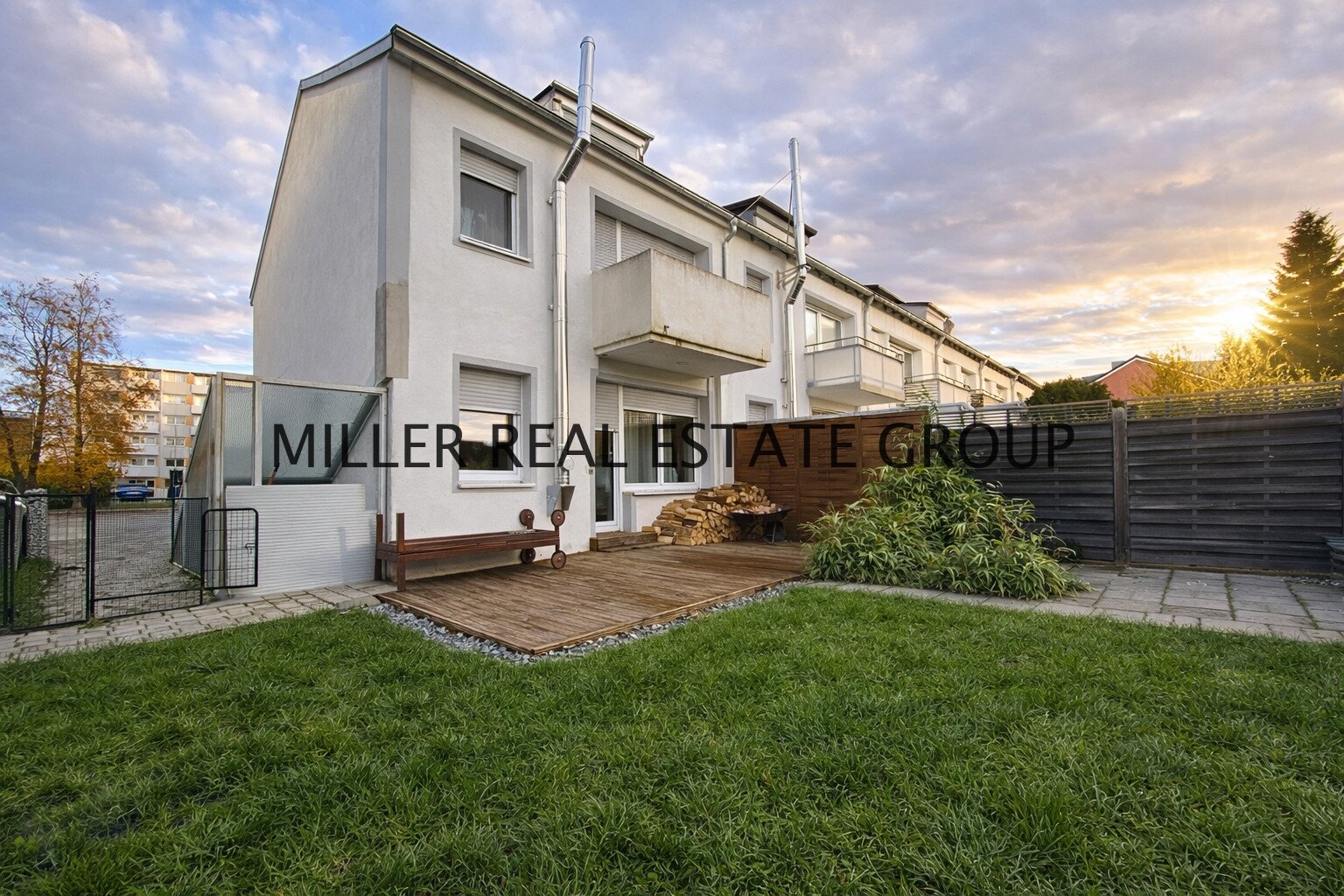 Modernes Reiheneckhaus mit großem Garten, Terrassen und viel Platz – Wohnen in ruhiger Lage von Neuburg an der Donau!