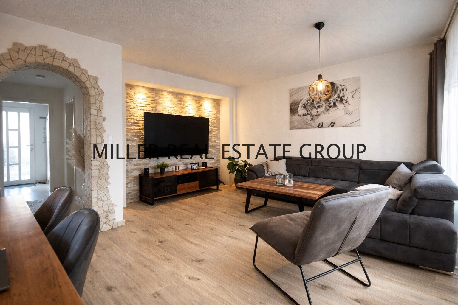 Modernes Reiheneckhaus mit großem Garten, Terrassen und viel Platz – Wohnen in ruhiger Lage von Neuburg an der Donau!