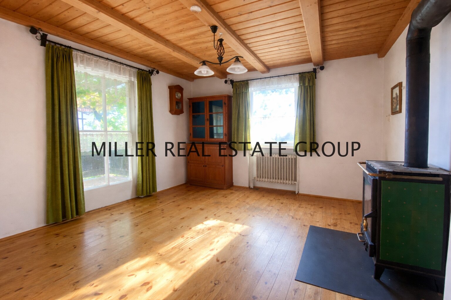 Einfamilienhaus (ca. 135 m²) und 216 m² Lagerhalle & Werkstatt – Wohnen & Arbeiten perfekt kombiniert!